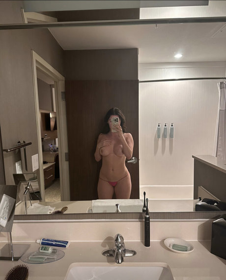 ヌード妊婦オンリーファンズ セックス 画像