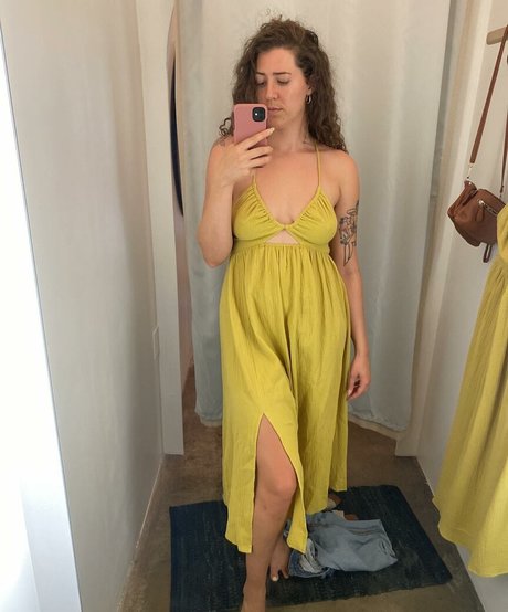 セクシーなドレスOnlyFans 無料エロ 画像