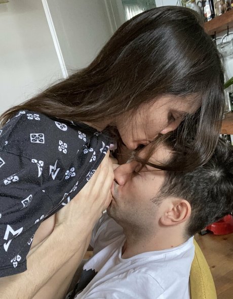 My Sweet Apple 美しいポルノスター 写真