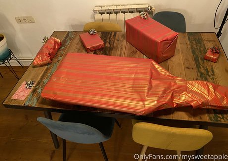 My Sweet Apple スター ヌード 写真