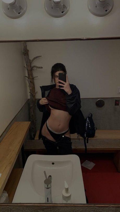 大きな黒い猫OnlyFans トップ ギャラリー