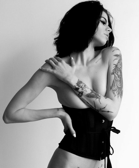 ellathrasher ポルノスター トップ 画像