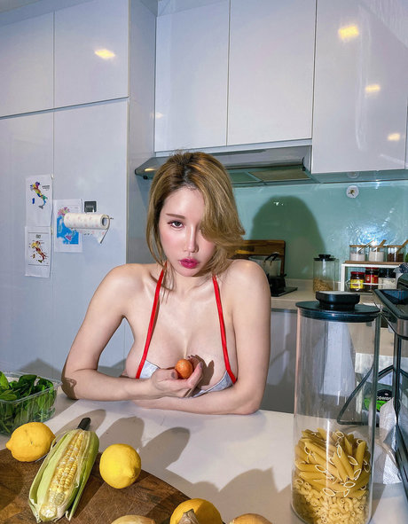 Yui Xin セクシーモデル 写真