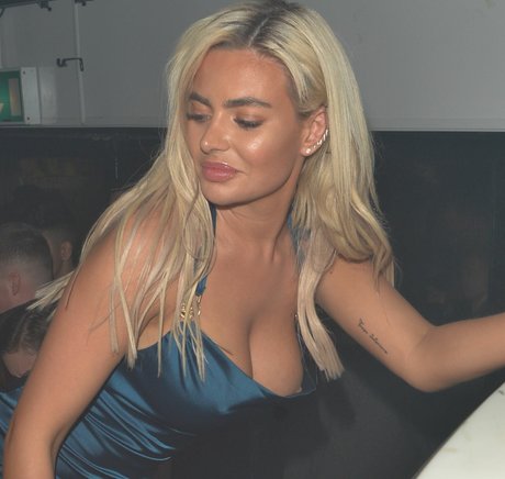 アンバー・オンリーファンズ セクシー裸 画像