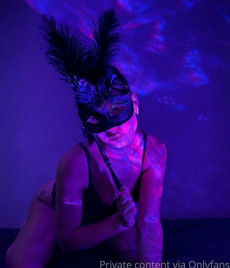 Keilin ポルノスター セクシー 画像