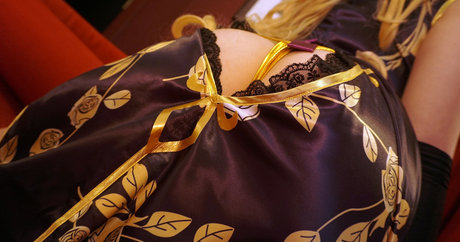 曲線美のクーガーOnlyFans セクシーヌード 写真