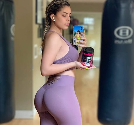 Viviane Lomelin 素敵なモデル 画像