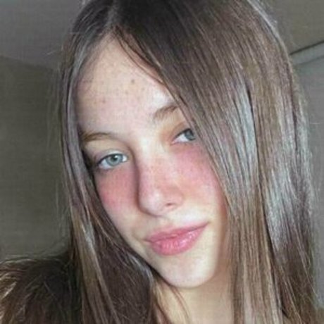 Aleja Crack 完璧な女優 画像