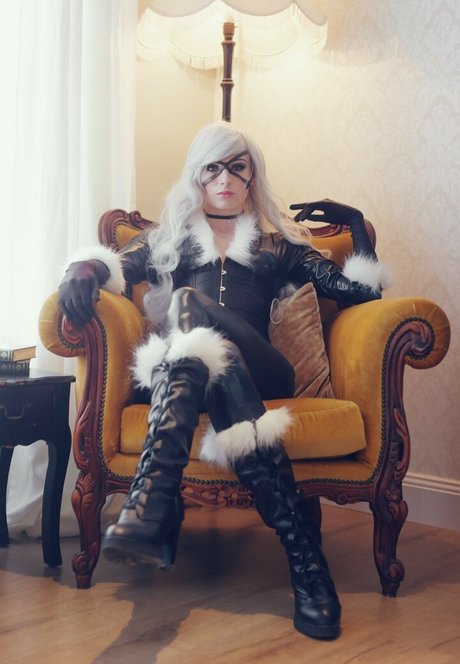 クーガーオンリーファンズ えろ 画像