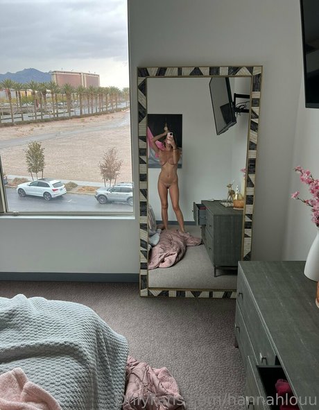 Hannahlouu スター ヌード アーカイブ