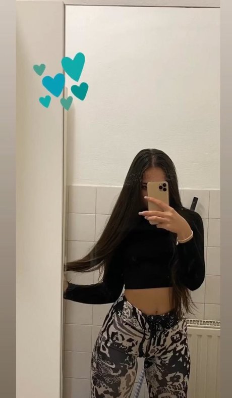 Madalina Mates 素敵なスター 写真