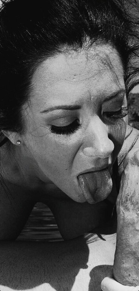 ブロンドのプリンセスOnlyFans ホットポルノ 写真