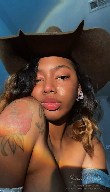 ハロウィン オンリーファン エロチック ギャラリー