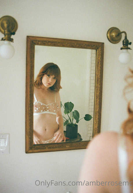 amberrosemc ポルノモデル 画像