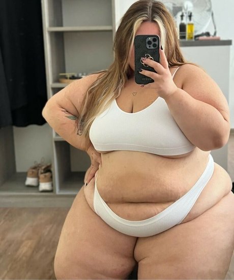 Wero7 7 7 アダルトモデル 画像