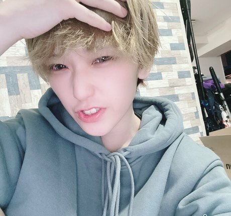 コスプレファックOnlyFans 無料 写真