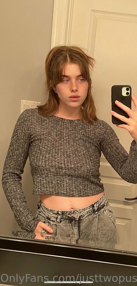 ピアス乳首オンリーファンズ 無料ヌード アーカイブ