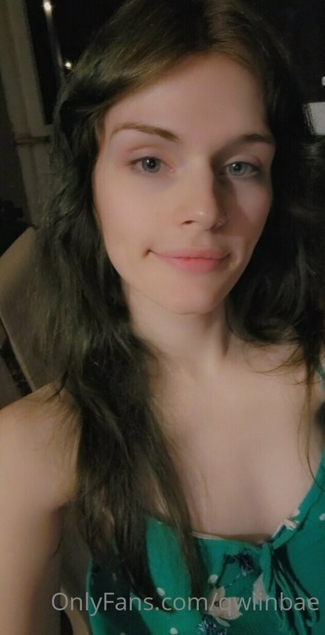 qwiinbae 美しいモデル 写真