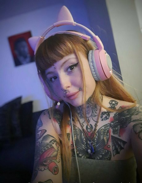 ダーティトークオンリーファンズ 無料裸 画像