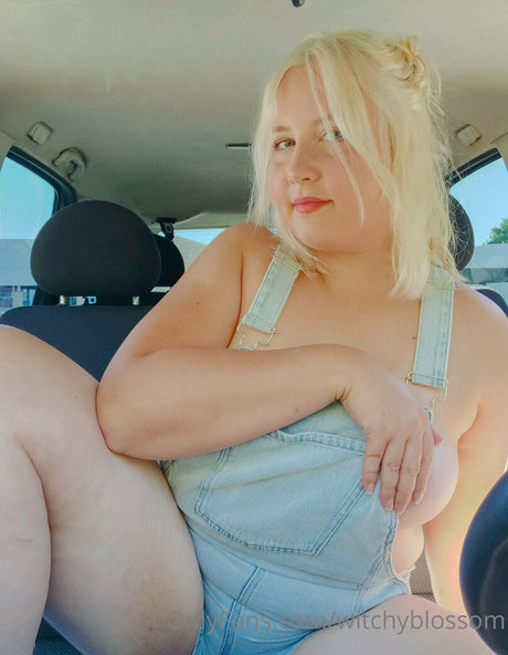 巨乳の熟女オンリーファンズ アートポルノ アーカイブ