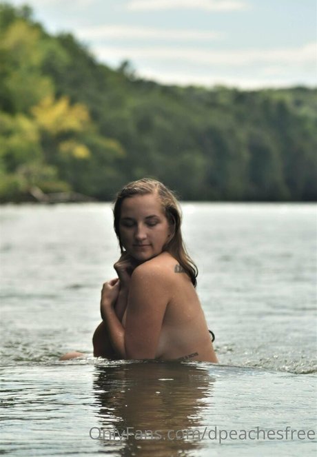 dpeachesfree ヌードスター ギャラリー