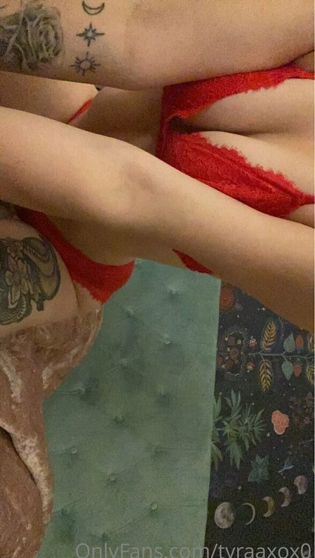 tyraaxox0 美しいモデル 写真