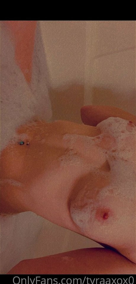 tyraaxox0 無料のポルノスター ギャラリー