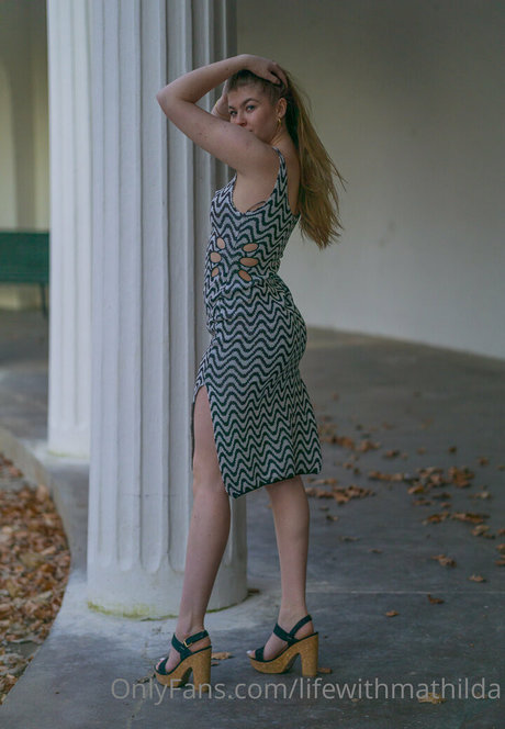 LifeWithMatilda ホットなモデル 画像