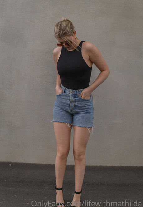 LifeWithMatilda ポルノスター エロティック 画像