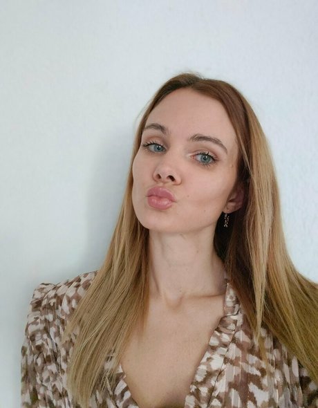 巨乳ティーンオンリーファンズ セクシーヌード ギャラリー