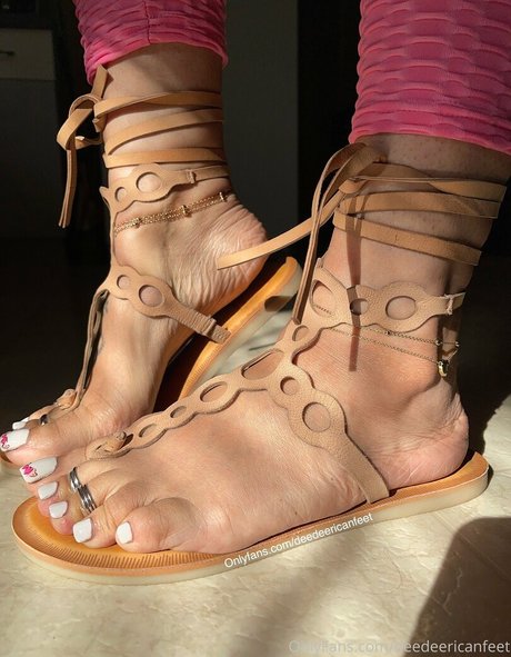 巨大な天然おっぱいオンリーファンズ 無料 画像