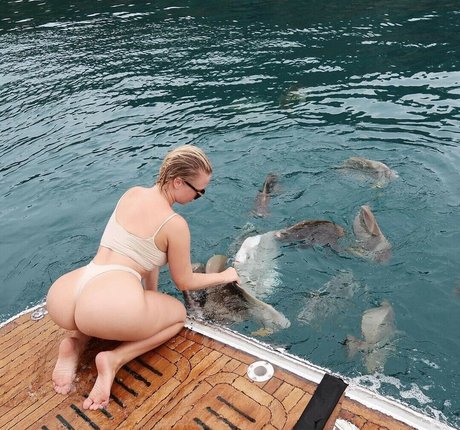 Bianca Elouise ヌードモデル 写真