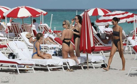 ルビーオンリーファン ヌード 写真