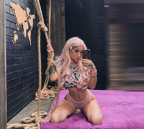 厚い黒檀オンリーファンズ ヌード 画像