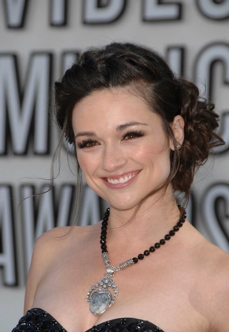 Crystal Reed アートポルノスター ギャラリー