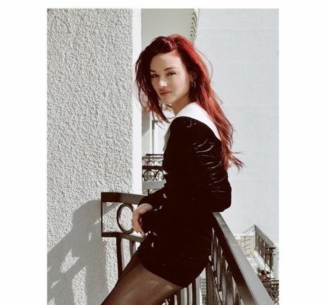 Crystal Reed 独占スター 写真