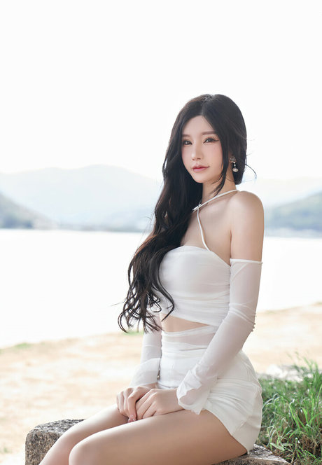 Zhou Yuxi セクシーモデル 写真