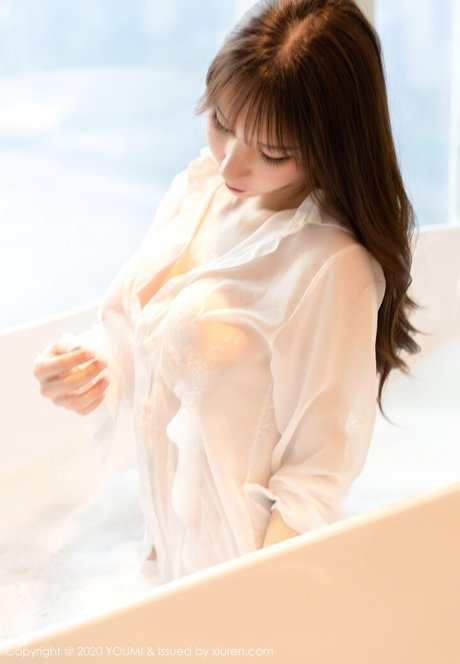 Zhou Yuxi ポルノスター 画像