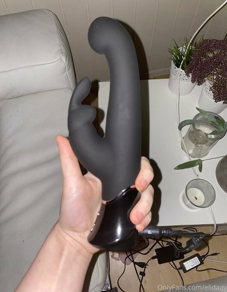 elidaav 完璧なポルノスター アーカイブ