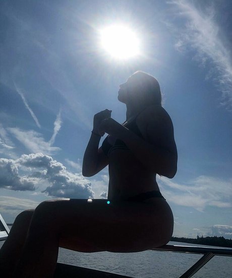 Juliette Bossu トップモデル 画像