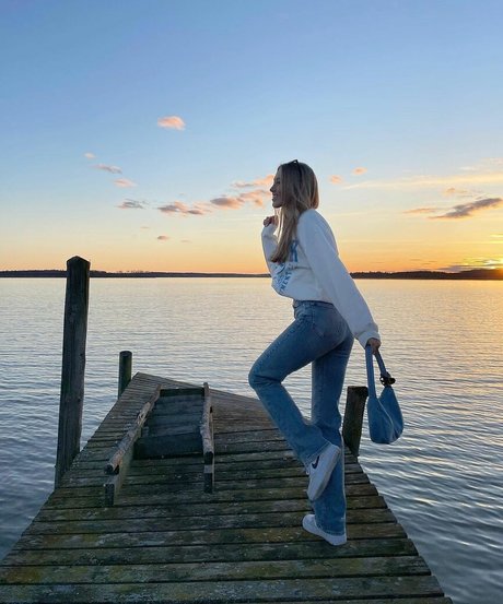 Juliette Bossu 独占ポルノスター ギャラリー