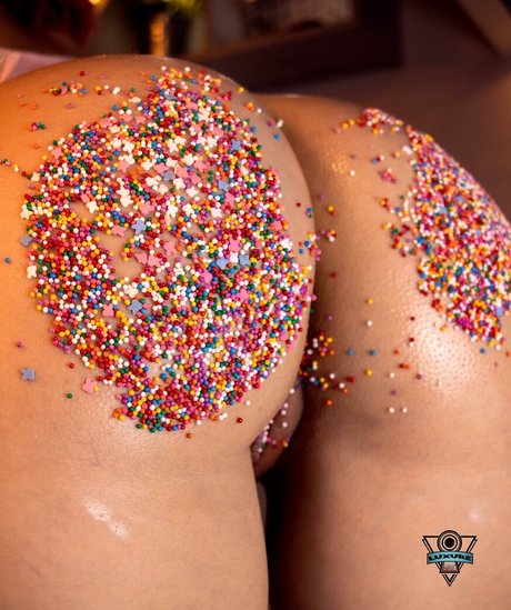 luxureart ポルノ女優 ギャラリー