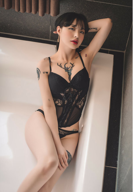 Seolhwa ヌードスター アーカイブ