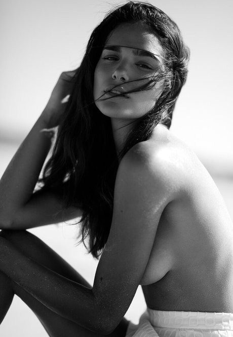 Noya Ariely 美しい女優 ギャラリー