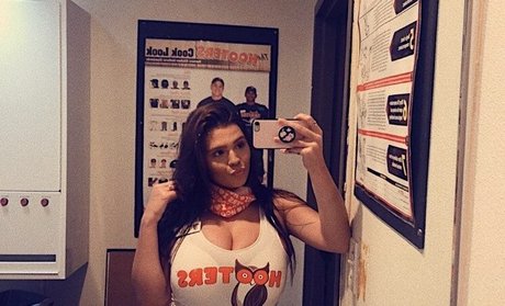 かわいいシーメールオンリーファンズ 美しい 写真