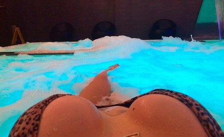 成熟した黒人女性オンリーファンズ ポルノ 写真