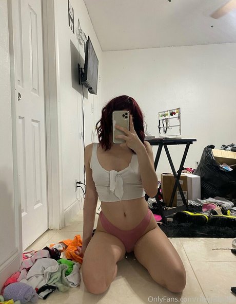 rileyjeansfw スター 裸 画像