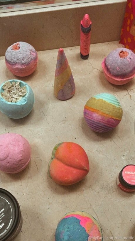 desmariie ヌード女優 写真