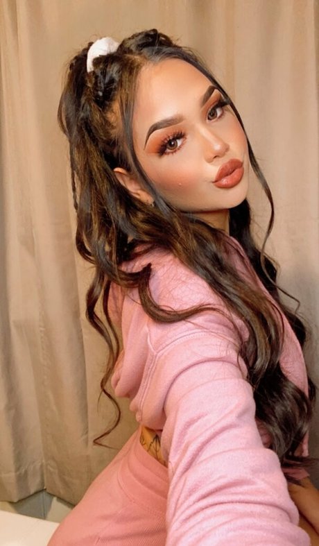 desmariie ポルノ女優 写真