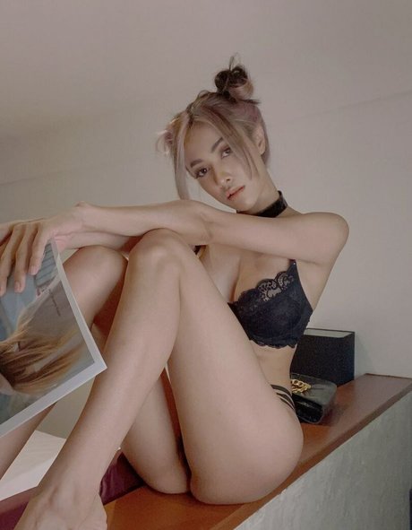 巨乳の赤毛オンリーファンズ ポルノ 写真